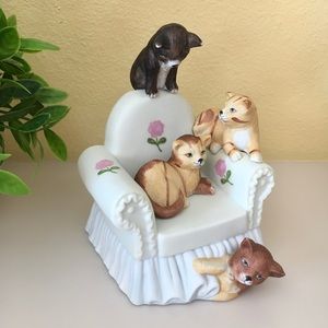 SOLD- Vintage Cat Music Box 🐈